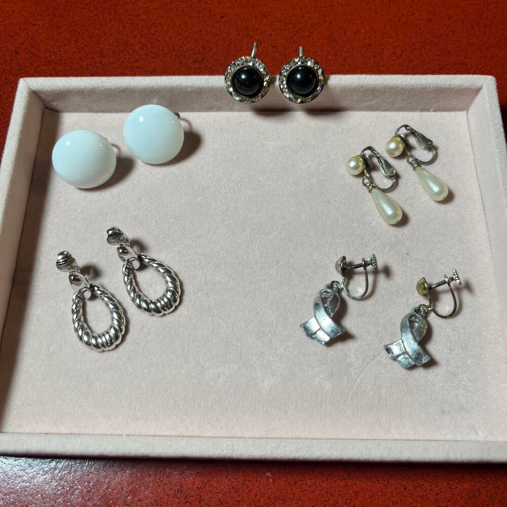 Unbranded Women's Silver and White Jewellery